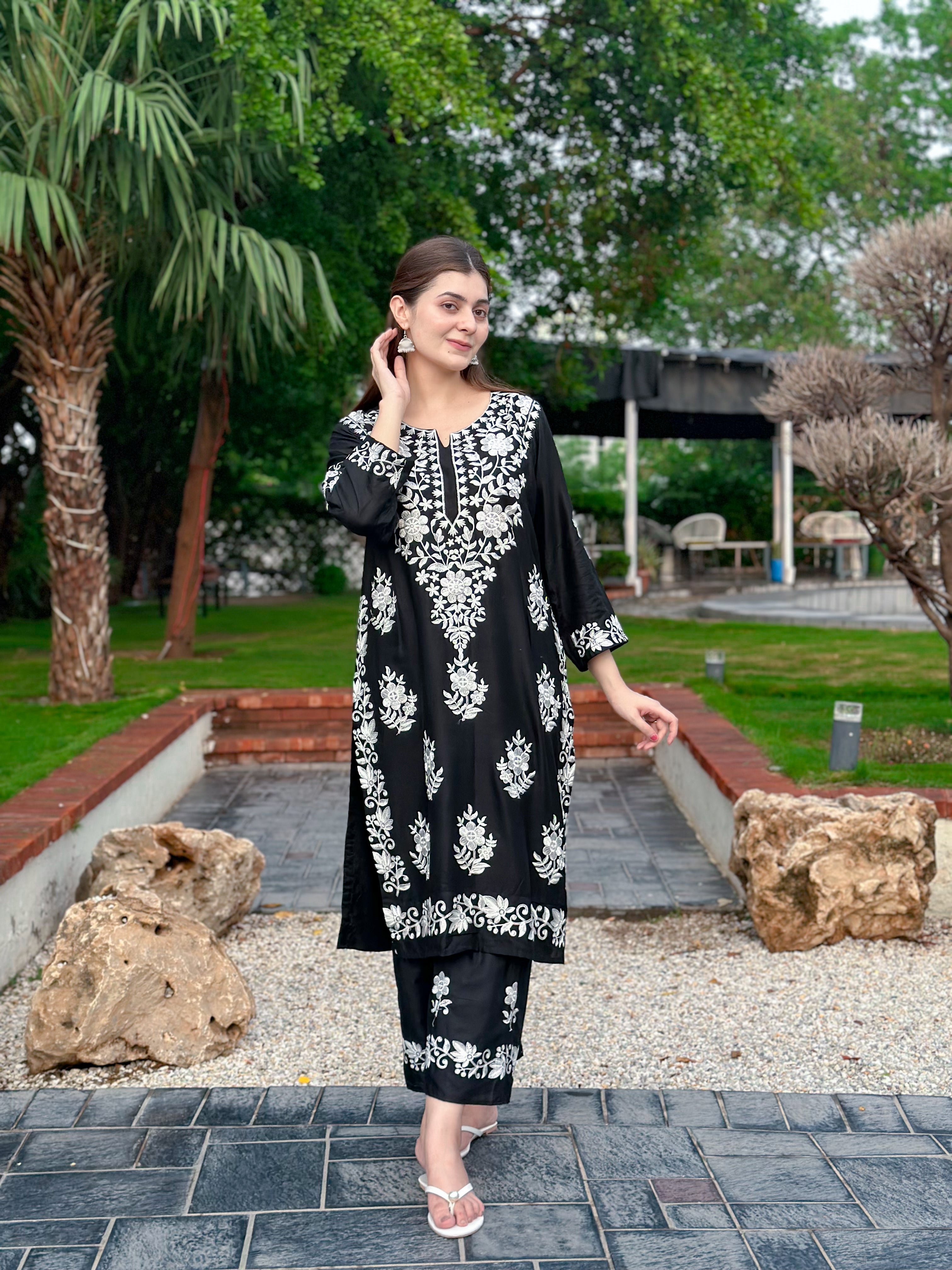 INDIAN CHIKANKARI LONG LENGHT 2Pc