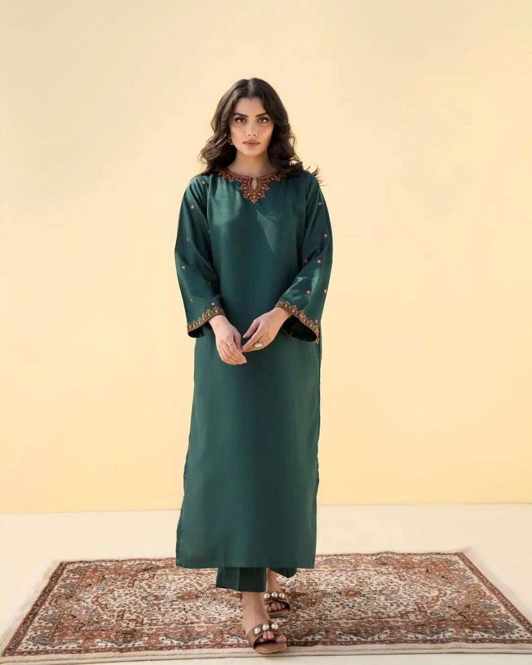 AFREEN WINTER EMBROIDERY 2PC